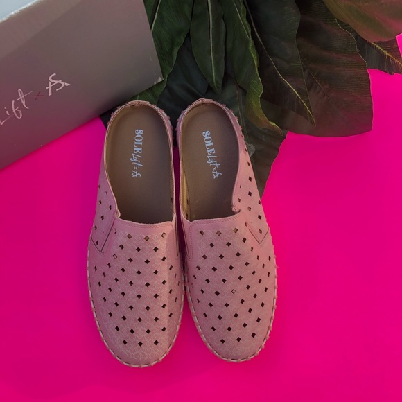 SOLE LIFT WIDE WIDTH SLIP-ONS - Picture 4 of 10